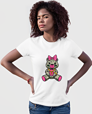 ALT="girl and motif T-shirt"